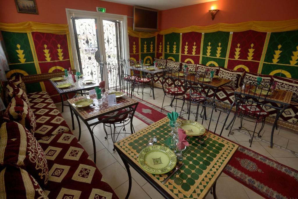Hotel L'Acilya Roussillon  Esterno foto